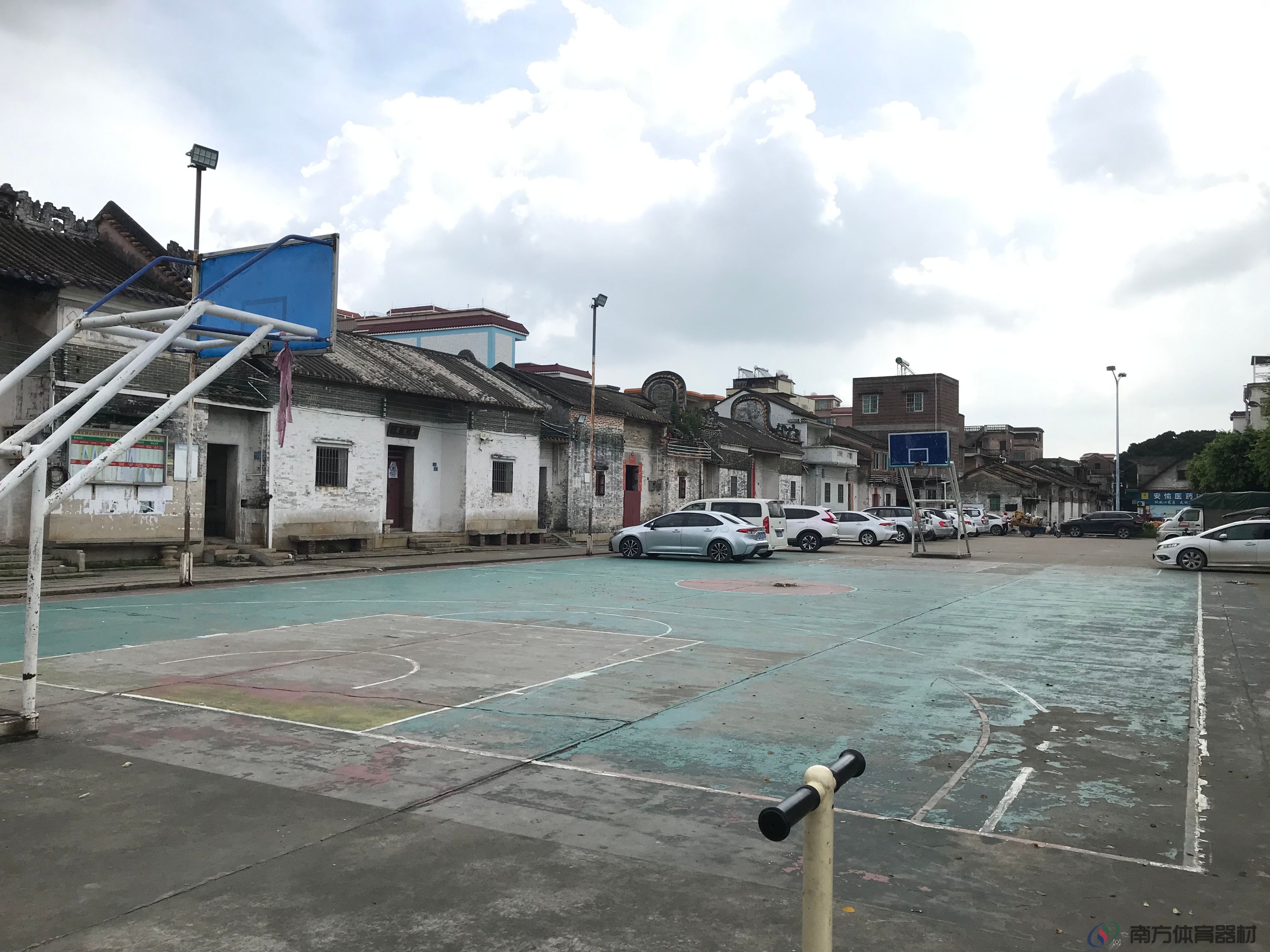 狮西村华南篮球场(图1) 狮西村华南篮球场(图1)